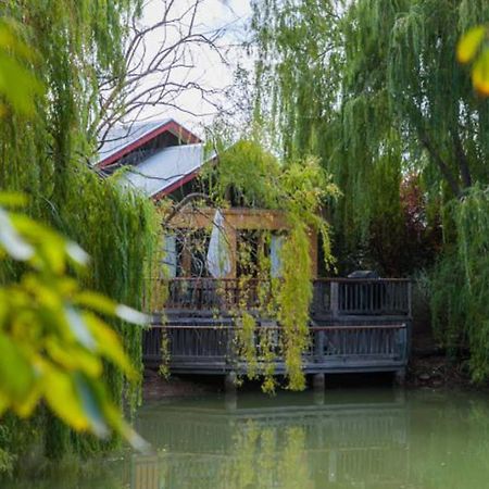 Hotel Perricoota Vines Retreat Moama Esterno foto