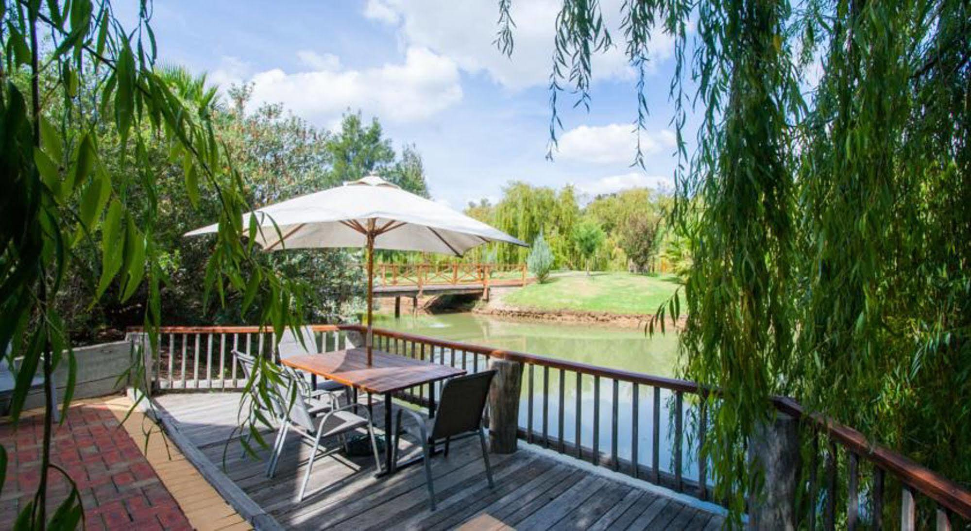 Hotel Perricoota Vines Retreat Moama Esterno foto